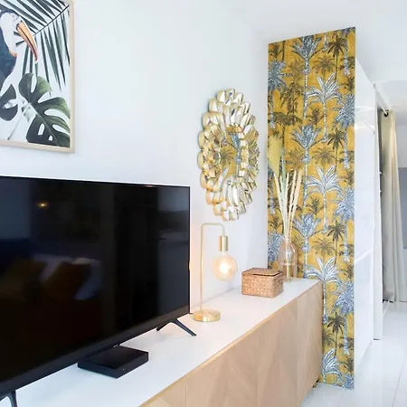 C3 Facing Sea And - Wifi, Ac, Terrace Apartment