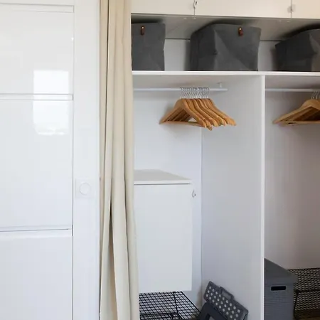 C3 Staywizus - Facing Sea And - Wifi, Ac, Terrace Apartment *