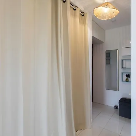 C3 Staywizus - Facing Sea And - Wifi, Ac, Terrace Apartment *